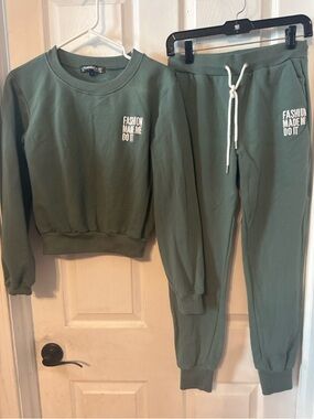 House of Rehab Women’s 2 Piece Olive Green Jogger